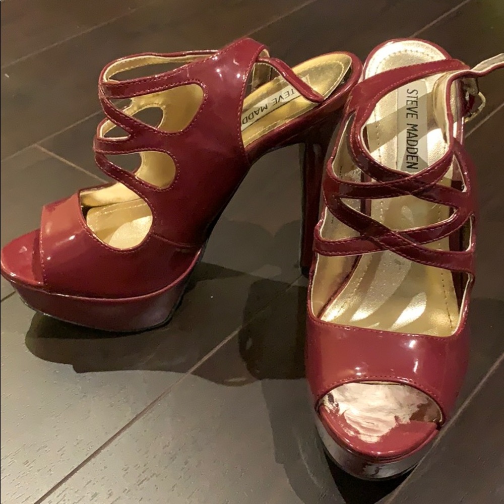 Steve Madden strappy platform sandals